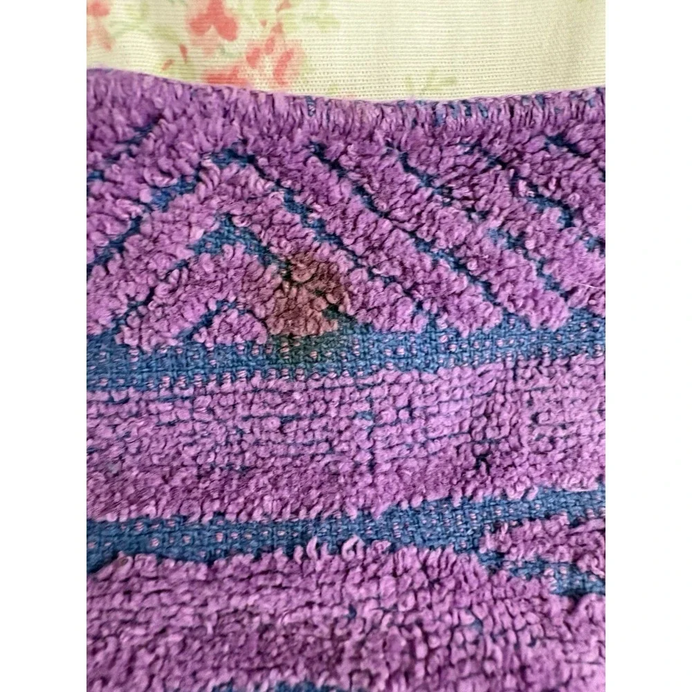 Vintage Sculpted Fashion Manor Washcloth Purple Blue Daisy MCM Retro 70s